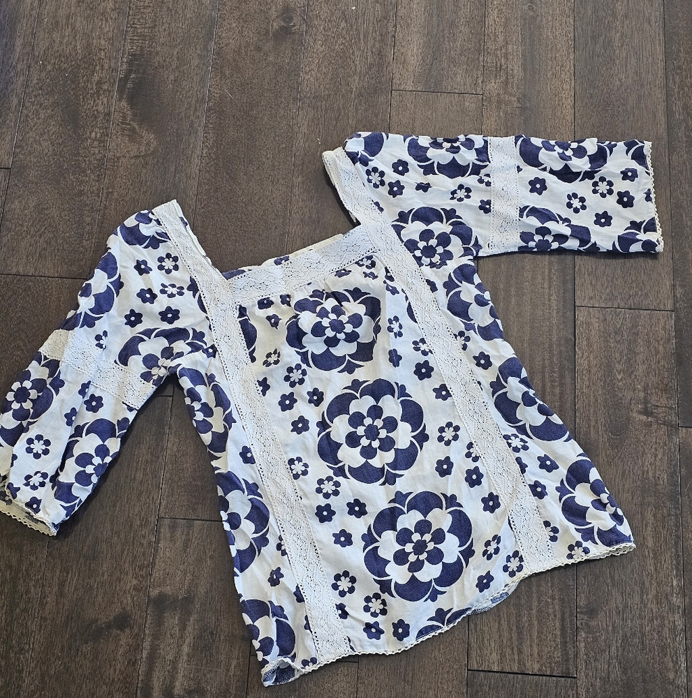 Tory Burch 100% Linen Blouse Size 4 Blue Floral Lace Trim Square Neck